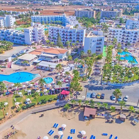 Anastasia Waterpark ホテル 4*